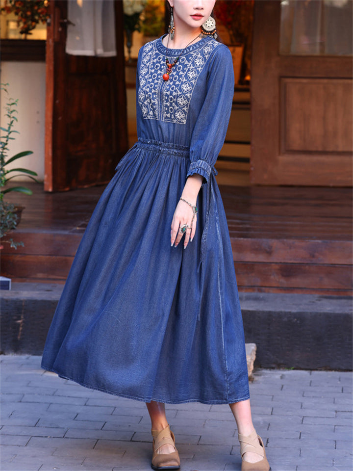 Women's Artsy O-neck Ethnic Embroidery Pockets Denim Dress